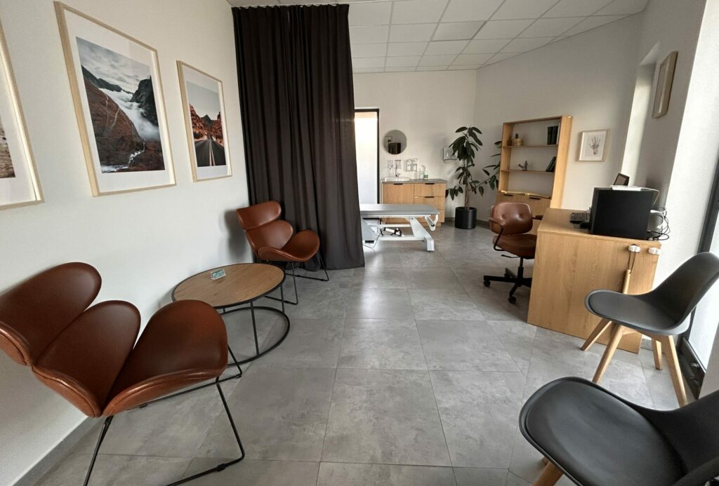 Nowoczesny gabinet lekarski w prywatnej klinice JJClinic w Dąbrowie k. Poznania